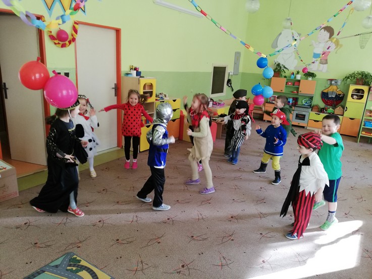 Fotogaléria Karneval v Slniečkove 2019 :) (65) Karneval v Slniečkove 2019 :)